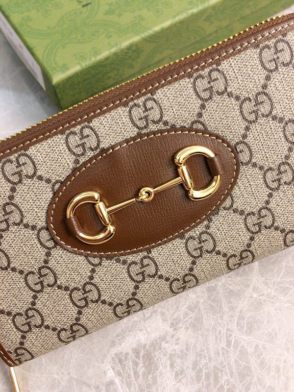 グッチ財布 レプリカ背面デザイン